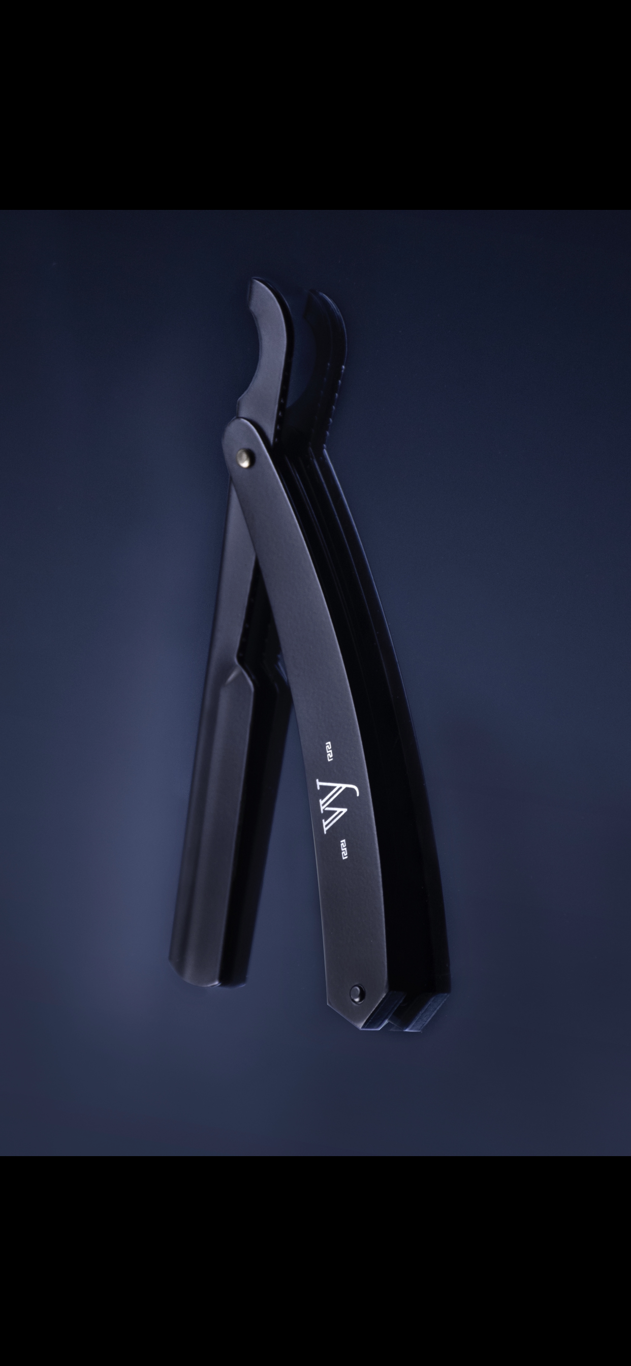 WY Signature Straight Razor